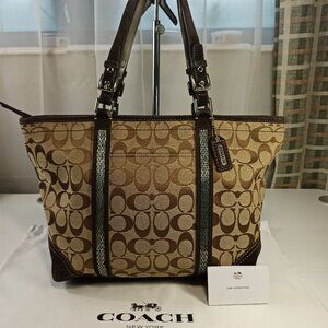 Coach Gallery East west Large Brown Beige Beaded Signature  Canvas Leather Strap